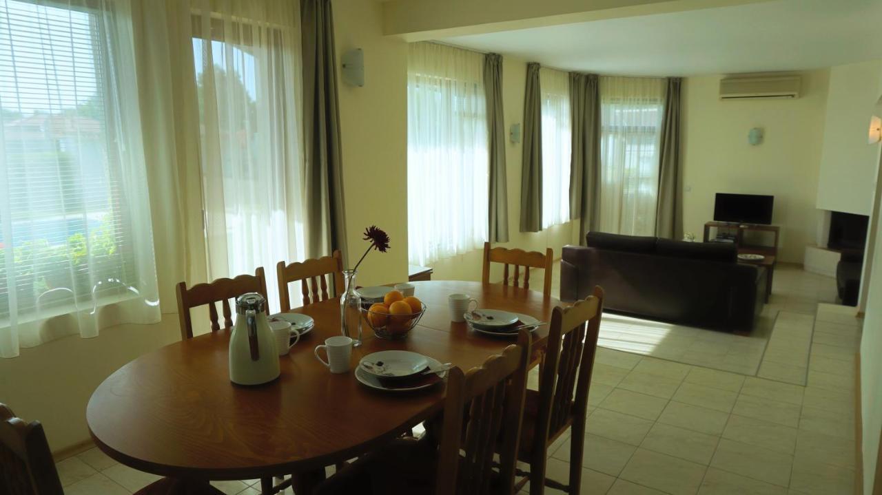 Вила Помело - Family Villa Pomelo Булгарево Екстериор снимка