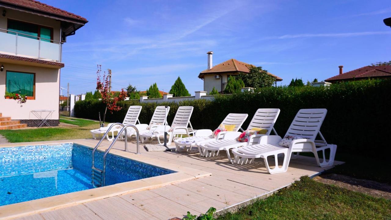 Вила Помело - Family Villa Pomelo Булгарево Екстериор снимка