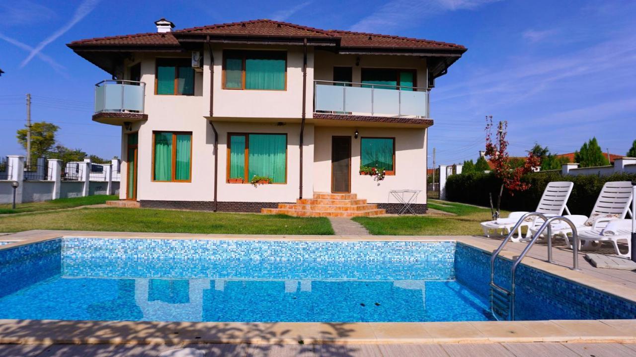 Вила Помело - Family Villa Pomelo Булгарево Екстериор снимка