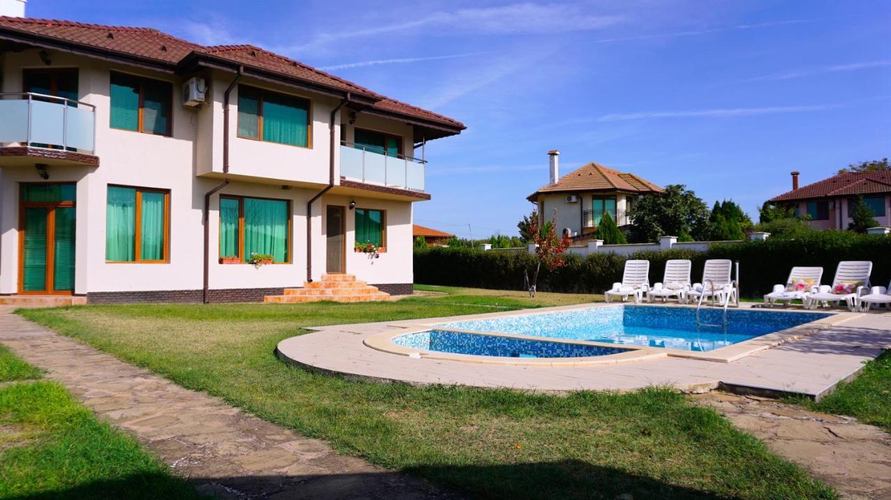 Вила Помело - Family Villa Pomelo Булгарево Екстериор снимка