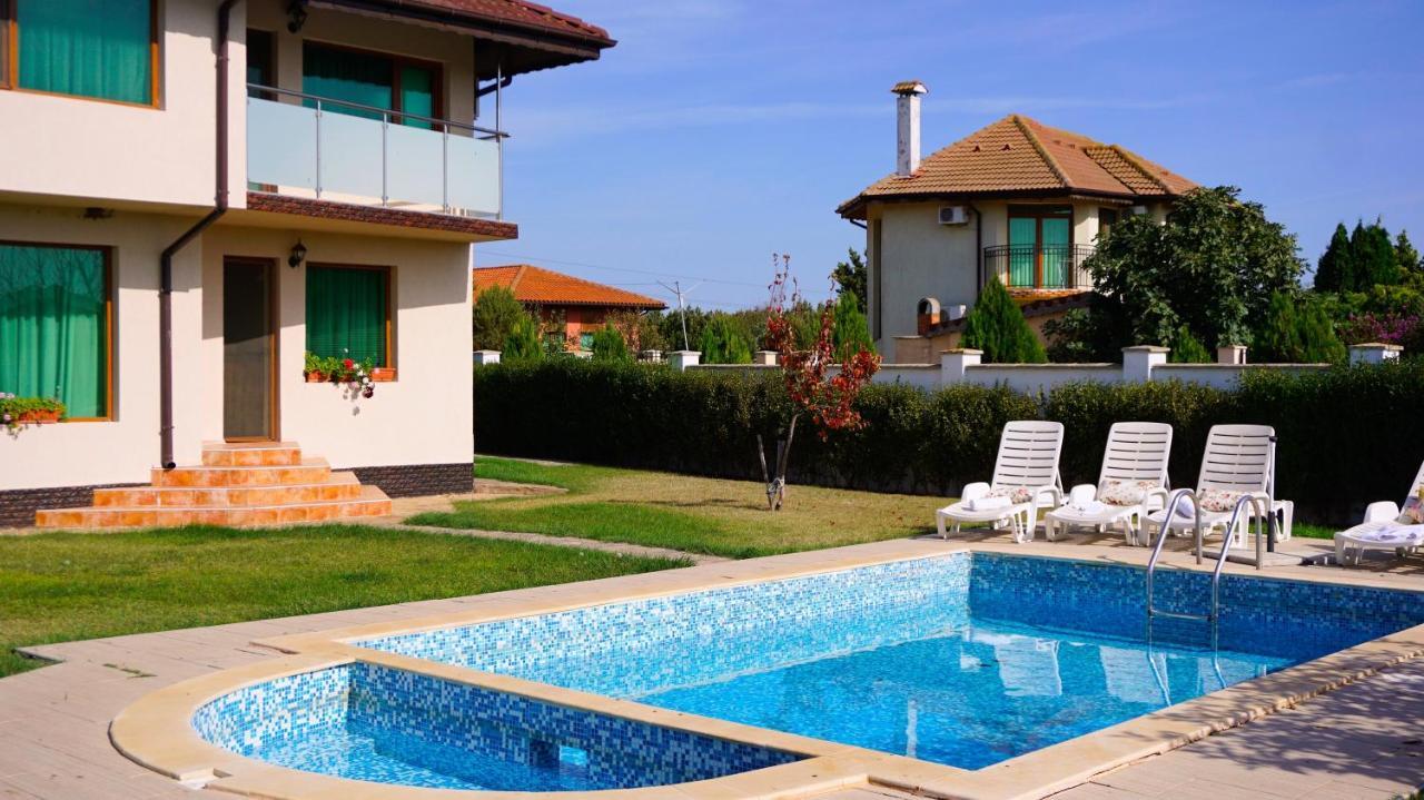 Вила Помело - Family Villa Pomelo Булгарево Екстериор снимка