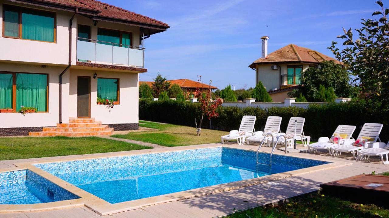 Вила Помело - Family Villa Pomelo Булгарево Екстериор снимка