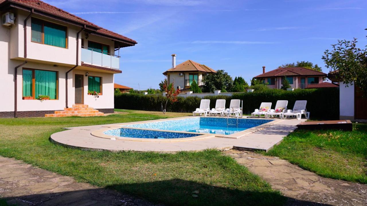 Вила Помело - Family Villa Pomelo Булгарево Екстериор снимка
